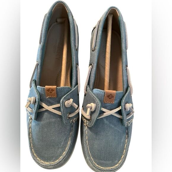 SPERRY BLUE DENIM DOCK SHOES, 5.5 - Picture 1 of 7